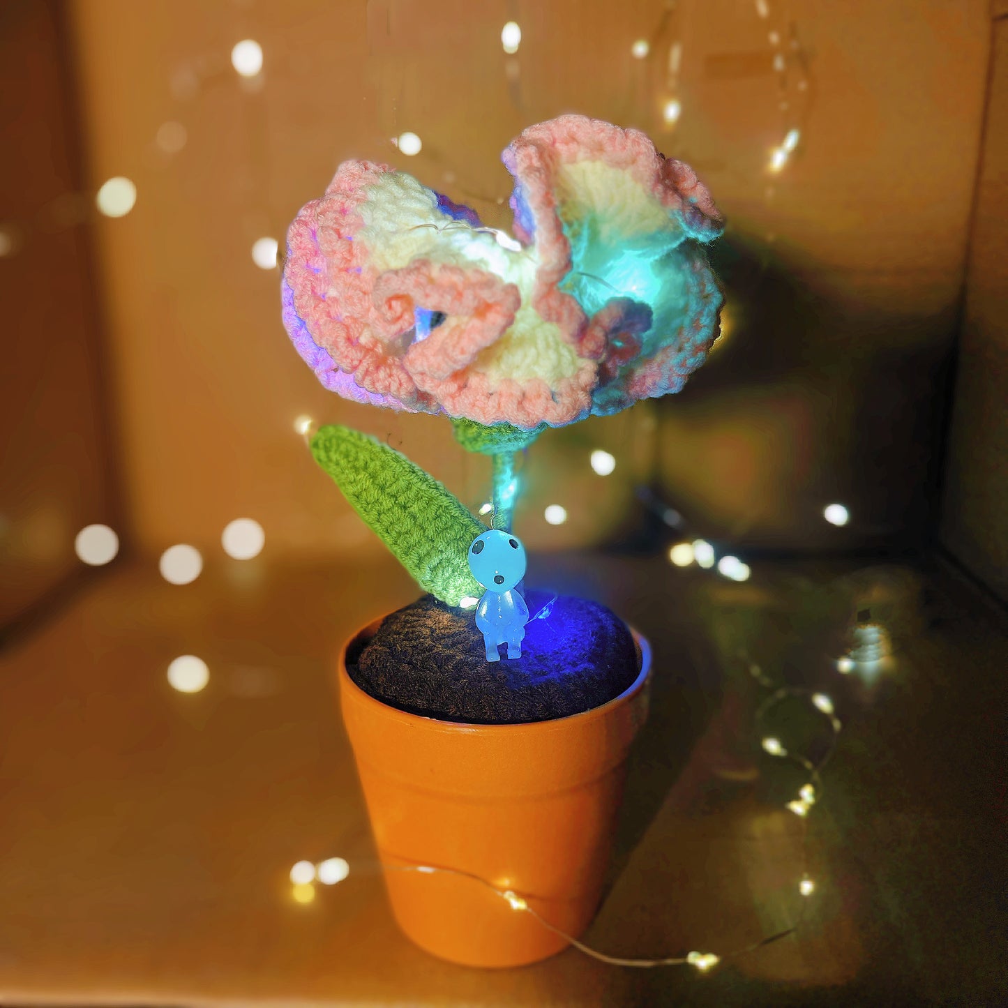 Planta de claveles tejida a mano - Falsa flor realista - Decoración única para el hogar - Regalo perfecto para los amantes de las plantas - Hecha a mano