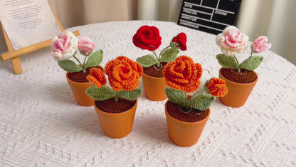 Piante di Rose Realizzate a Mano a Maglia - Finto Fiore Realistico - Decorazione Unica per la Casa - Regalo Perfetto per gli Amanti delle Piante - Fatto a Mano - Regalo per la Festa del Padre 2024