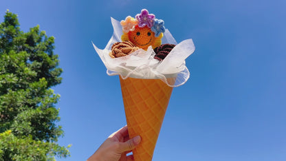 Handgefertigter Häkel-Eiswaffel-Blumenstrauß aus Garn | Süßes Geschenk für Geburtstag, Abschluss, Valentinstag, Muttertag, Gute Besserung | Allergikerfreundlich