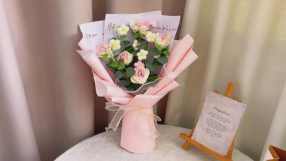 Petali d'Amore: Mazzo di Rose Fatte a Mano a Uncinetto in Rosa - Regali di Lusso per San Valentino, Festa della Madre e Altro Ancora