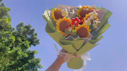 [Versand aus Großbritannien] Handgefertigter gehäkelter Blumenstrauß aus Sonnenblumen und bauschigen Blumen – aufmerksame Geschenke, Dekoration für die Wohndekoration