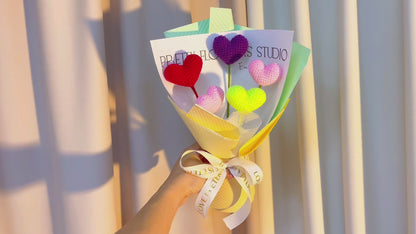 Bouquet de coeurs au crochet fait main enveloppé - Cadeau de Saint-Valentin, cadeaux d'anniversaire pour petite amie, anniversaire, cadeau pour femme, fleur éternelle