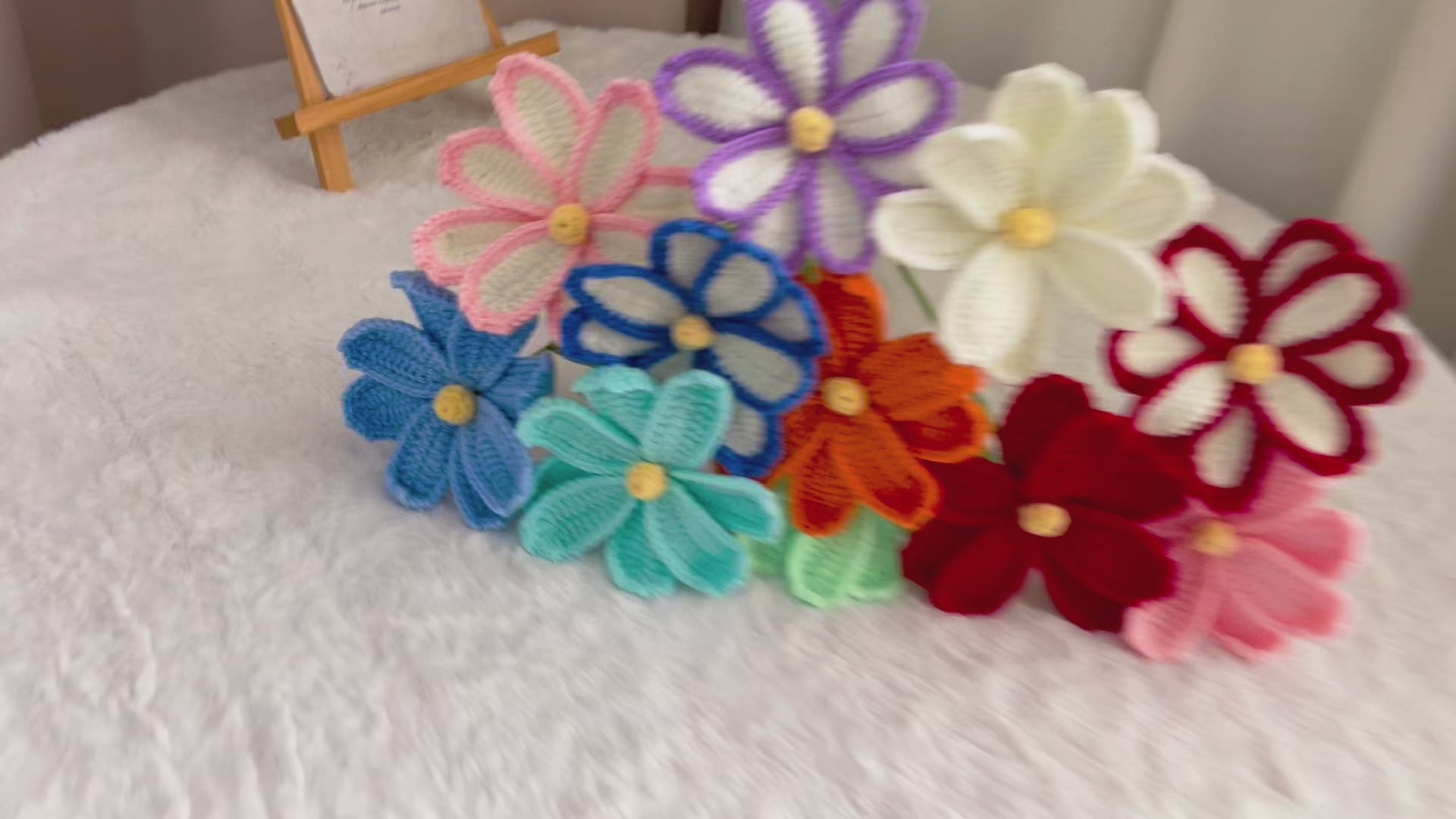 秋風にそよぐ、手編みの秋桜（コスモス）｜枯れない花｜秋のインテリア