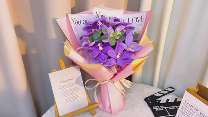 Bouquet de tulipes violettes mélangées au crochet - 12 tulipes violettes et violet clair fabriquées à la main - Cadeau hypoallergénique pour les mariages, les anniversaires et la décoration intérieure