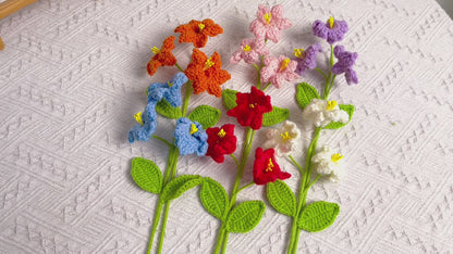 "Sunny Delight: Paletto Artigianale a Maglia con Alstroemeria Aurantiaca per una Decorazione da Giardino Colorata"