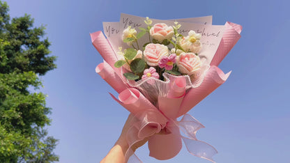 Pétalos de Amor: Ramo de Rosas Hechas a Mano y de Ganchillo en Rosa - Regalos de Lujo para el Día de San Valentín, el Día de la Madre y Más