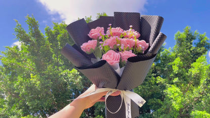 Handmade Crochet 9 Pink Rose Bouquet - Hypoallergenic Everlasting Floral Arrangement in Black Plaid Wrapping Allergy-Free Gift for Weddings, Anniversaries & Romantic Occasions