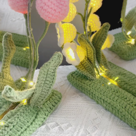Blossom Reflections: Handcrafted Crochet Mirror Décor for Makeup, Gifts, Girls, Mother's Day Dressing Mirror Dormitory Gift for Her Valentines New Year College