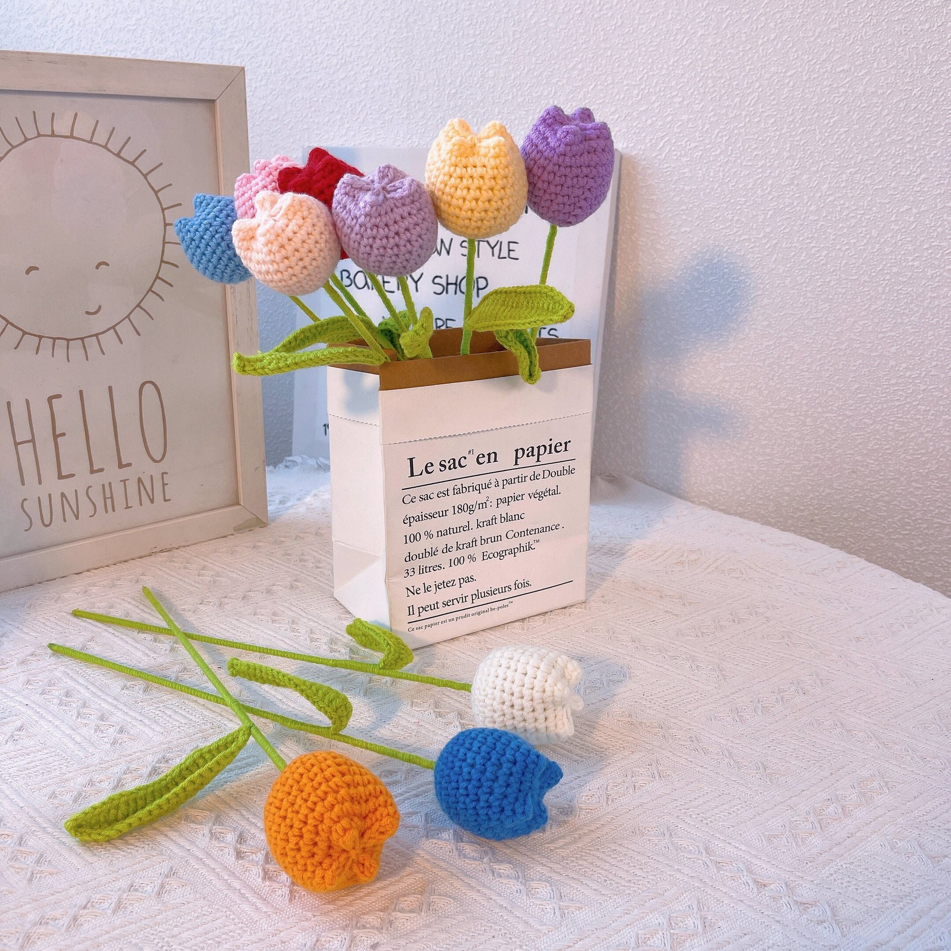 Elegant and Lifelike Handmade Crochet Tulip - Beautiful Replica with Stalk, Home Decor and Gift Giving, Housewarming Gifts, Desk Decoration